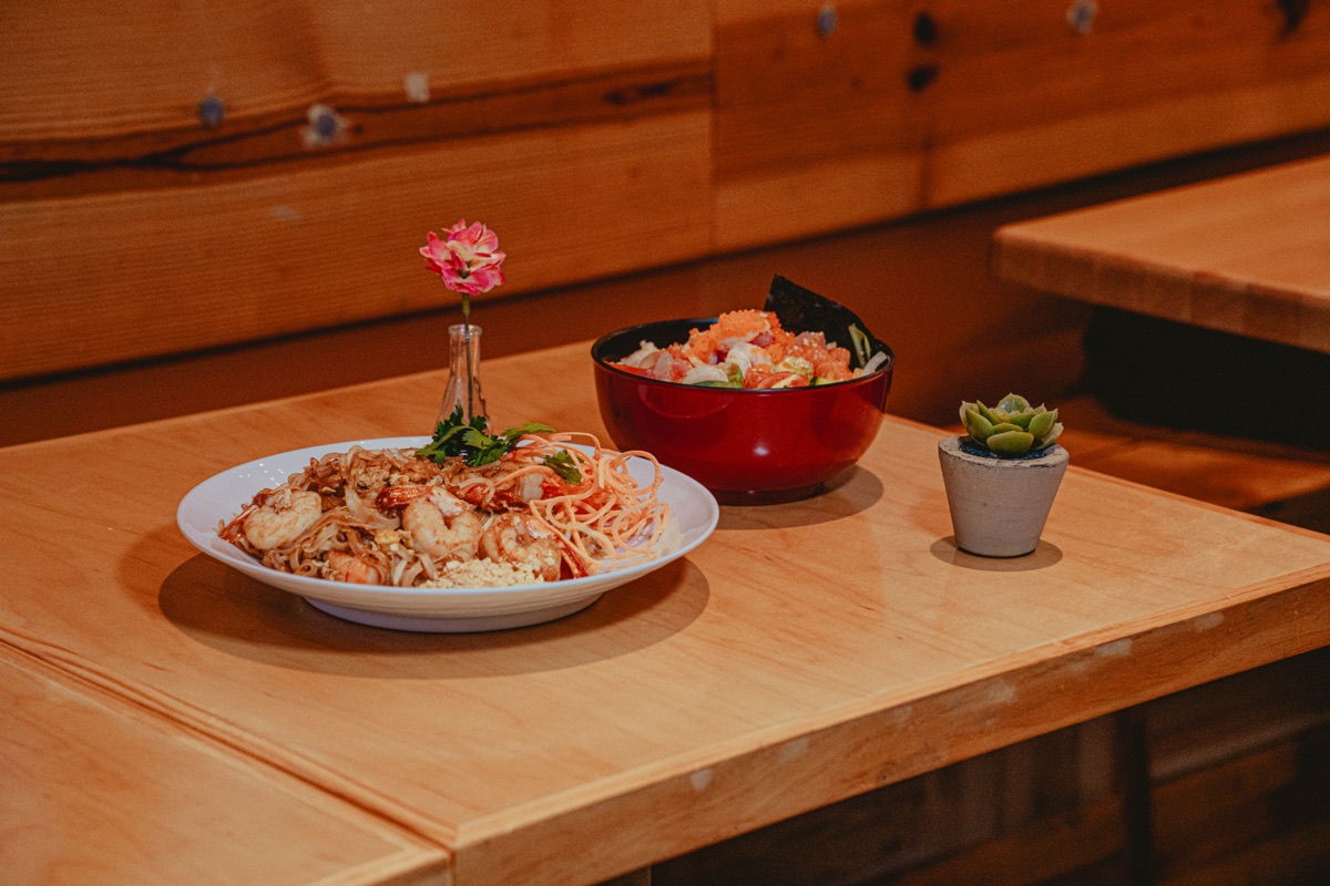 Pad thai with poké and edamame